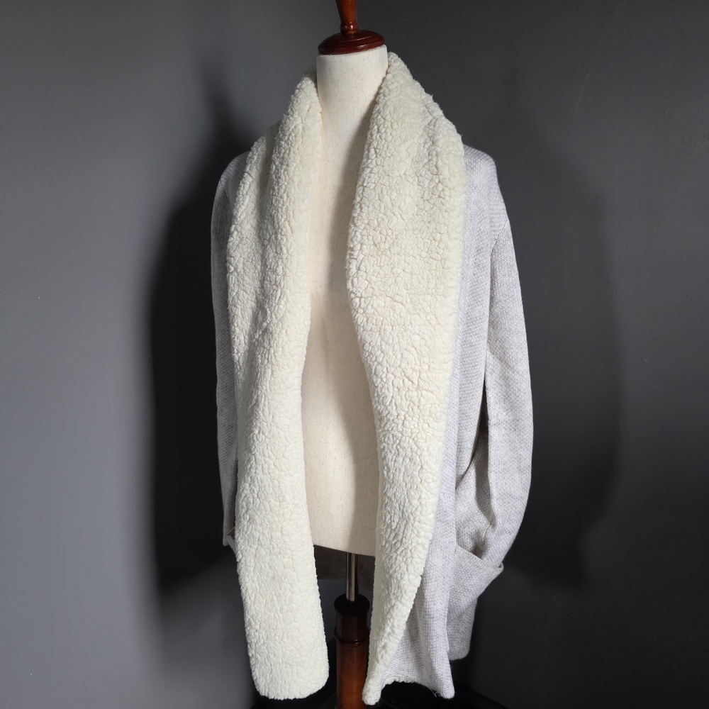 Cozy White Sherpa Lined Cardigan Size M